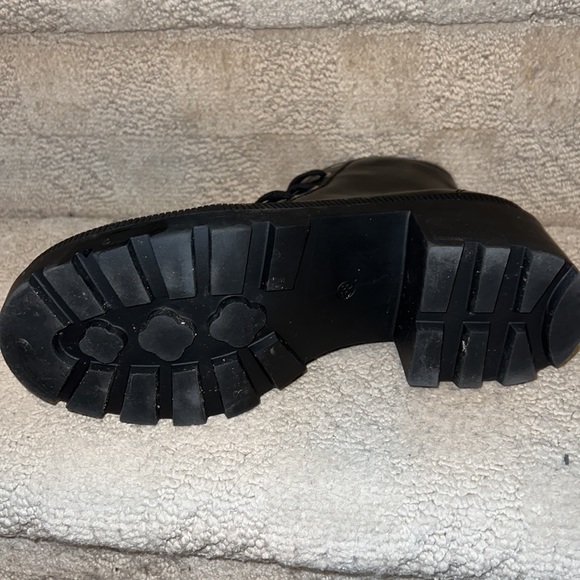 *SOLD* H&M Black Combat Boots - Picture 2 of 3